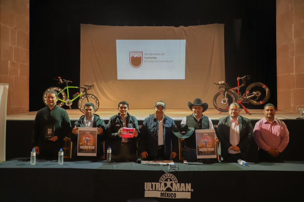 Presidium rueda de prensa Ultraman México en Jerez, Zacatecas, Pueblo mágico. 